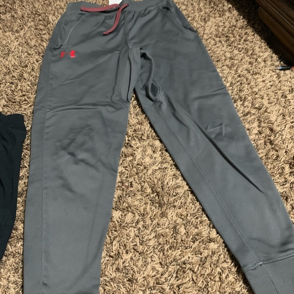 Under Armour boys medium jogger - Picture 4 of 13